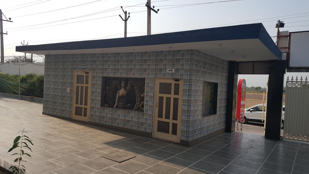 Primrose Hotel And Restaurant 索尼帕特 外观 照片